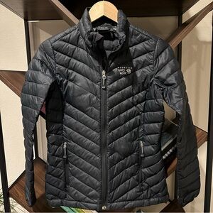 Women’s XS Mountain Hardwear Black Q Shield Down 800 Coat